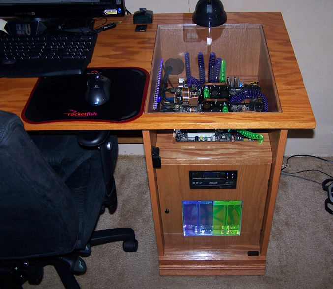 custom-gaming-pc-in-table