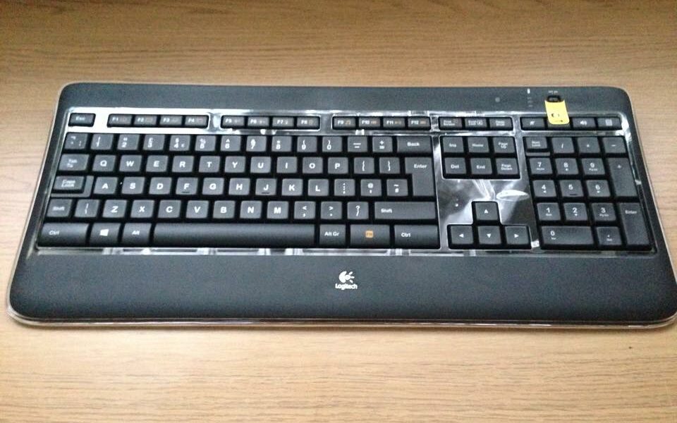 logitech k800 keyboard