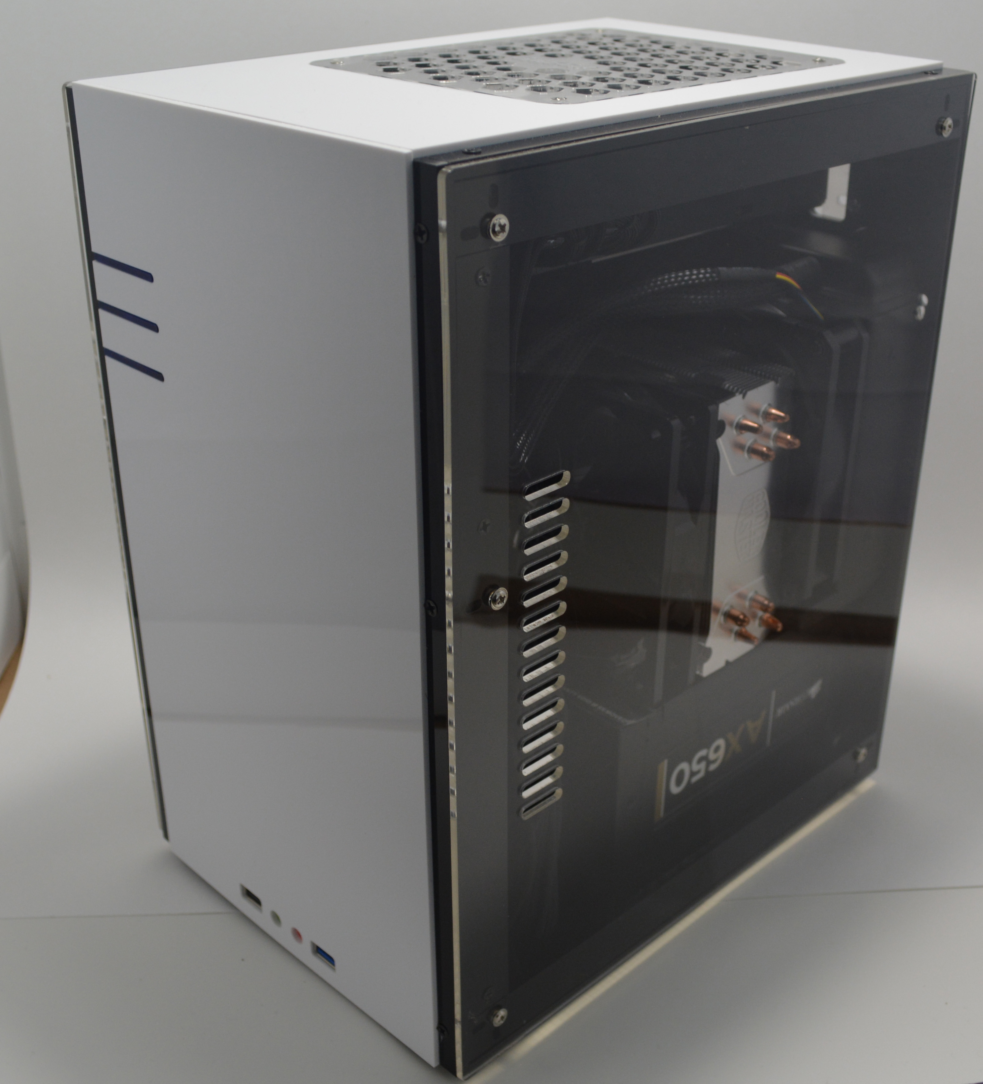 GEEEK MAX M100 Mini-iTX Gaming PC Case Review