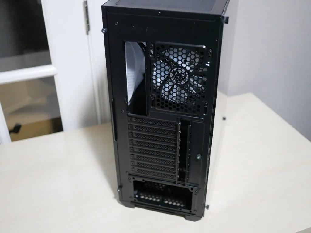 FSP CMT 520 ATX Case Review