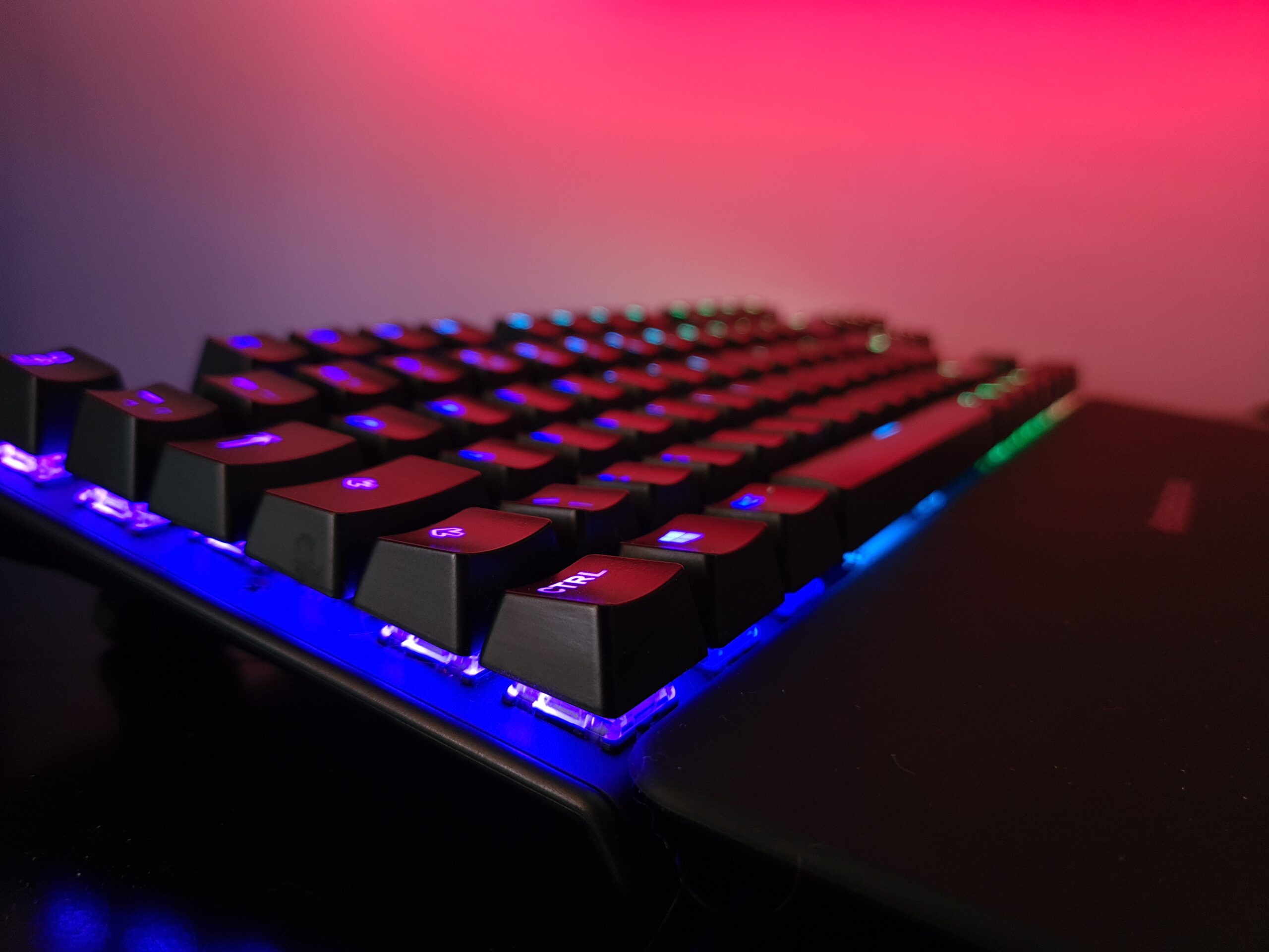 SteelSeries Apex 5 Gaming Keyboard Review - Impressive Features