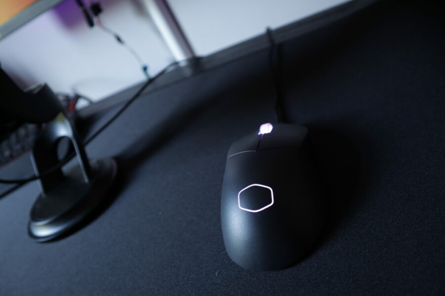 Mouse para jogos Coolermaster MM730 RGB revisado