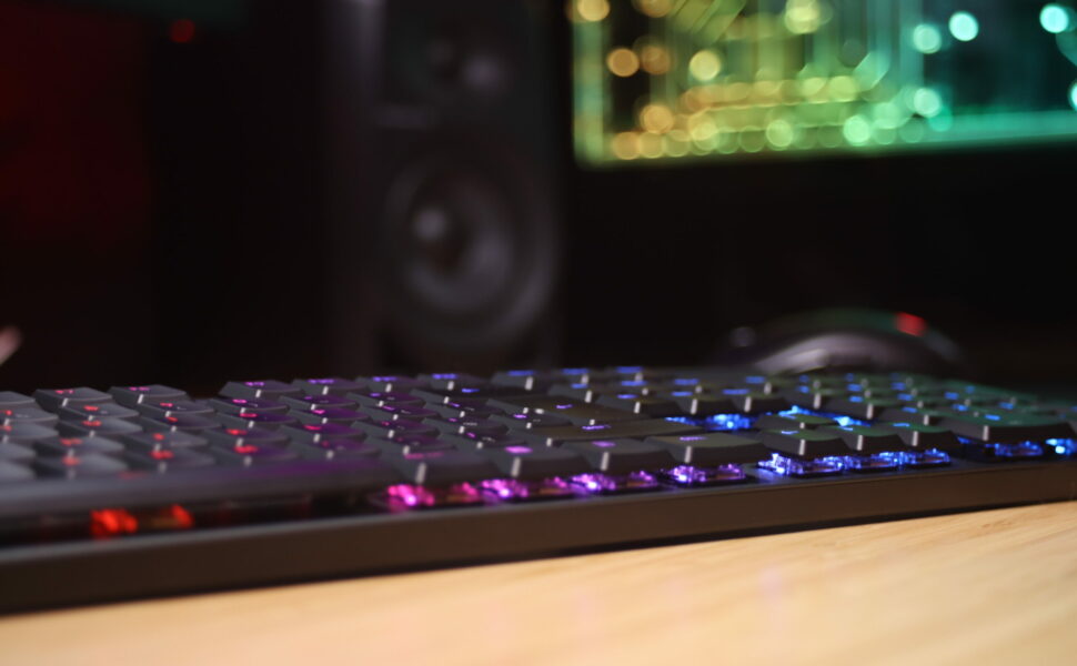 G915 Keyboard Close-up
