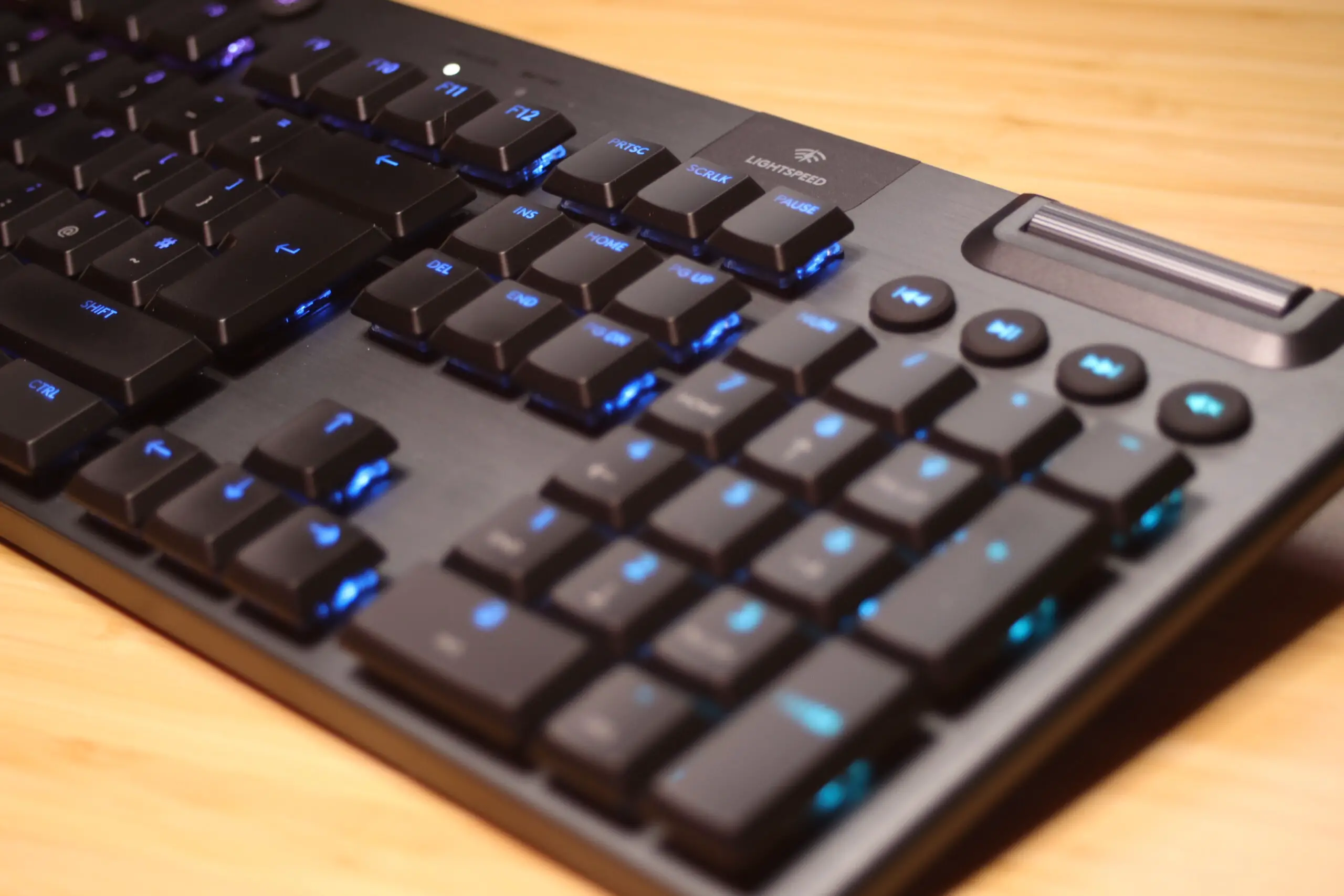 Test Logitech G915 Lightspeed : des touches mécaniques plus plates